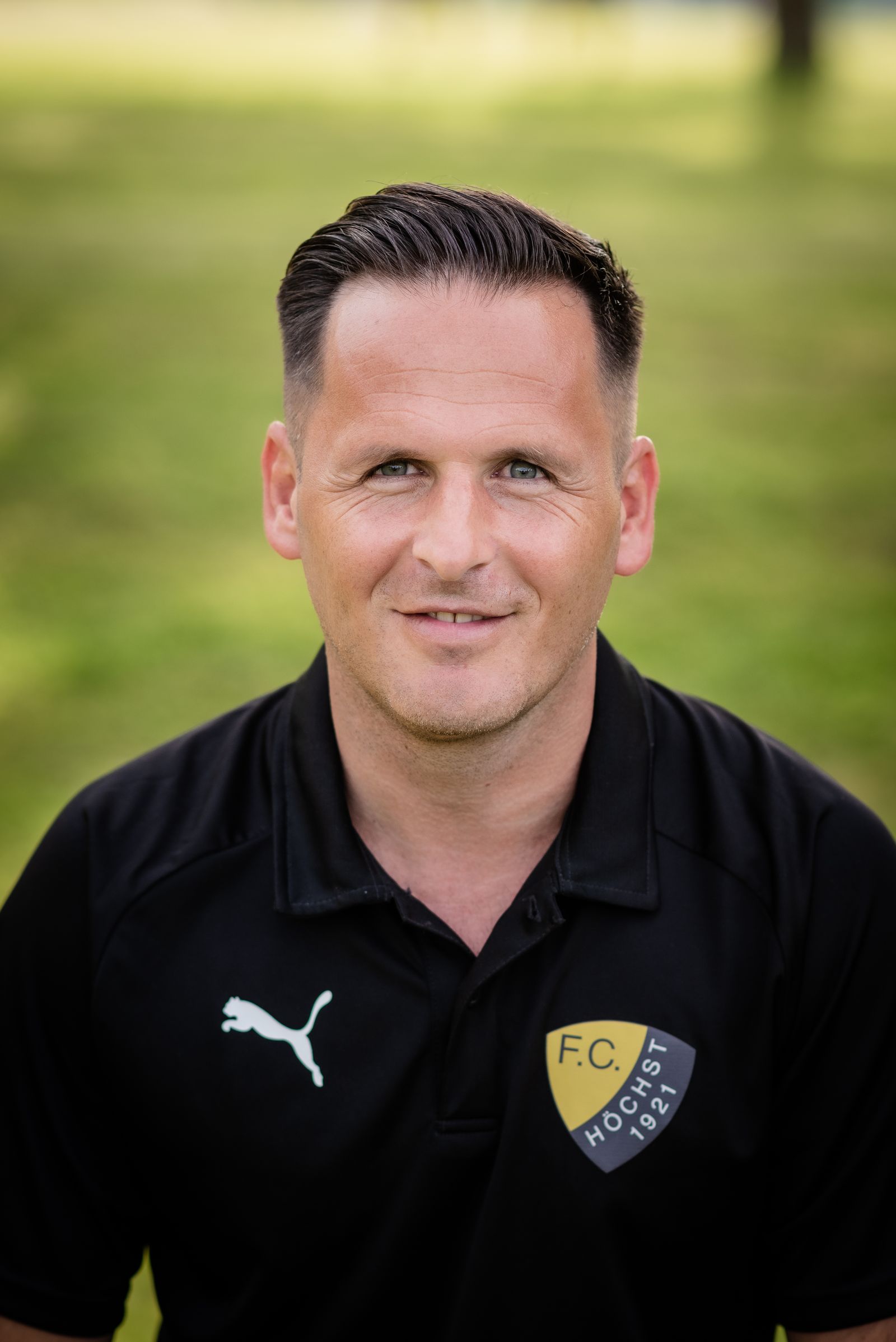 Nino Vrenezi legt sein Traineramt in Höchst zurück
